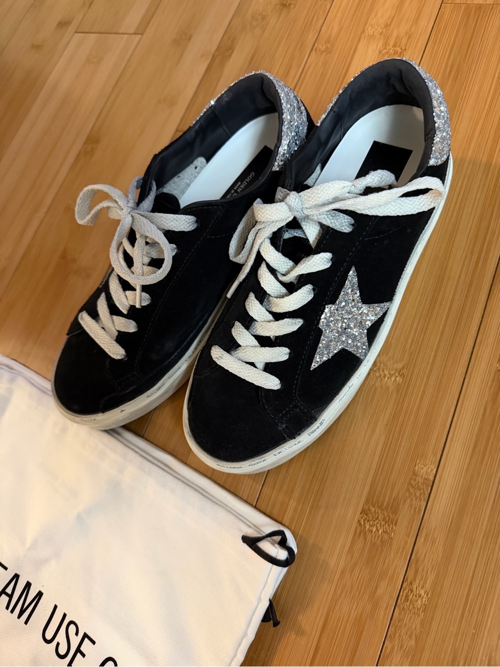 Women’s Hi Star in black suede with silver glitter star